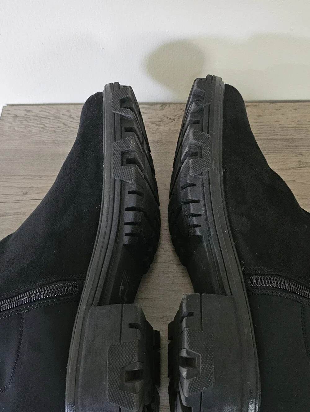 Unisa Women's Black Suede Lug Ankle Boots Size 8 M